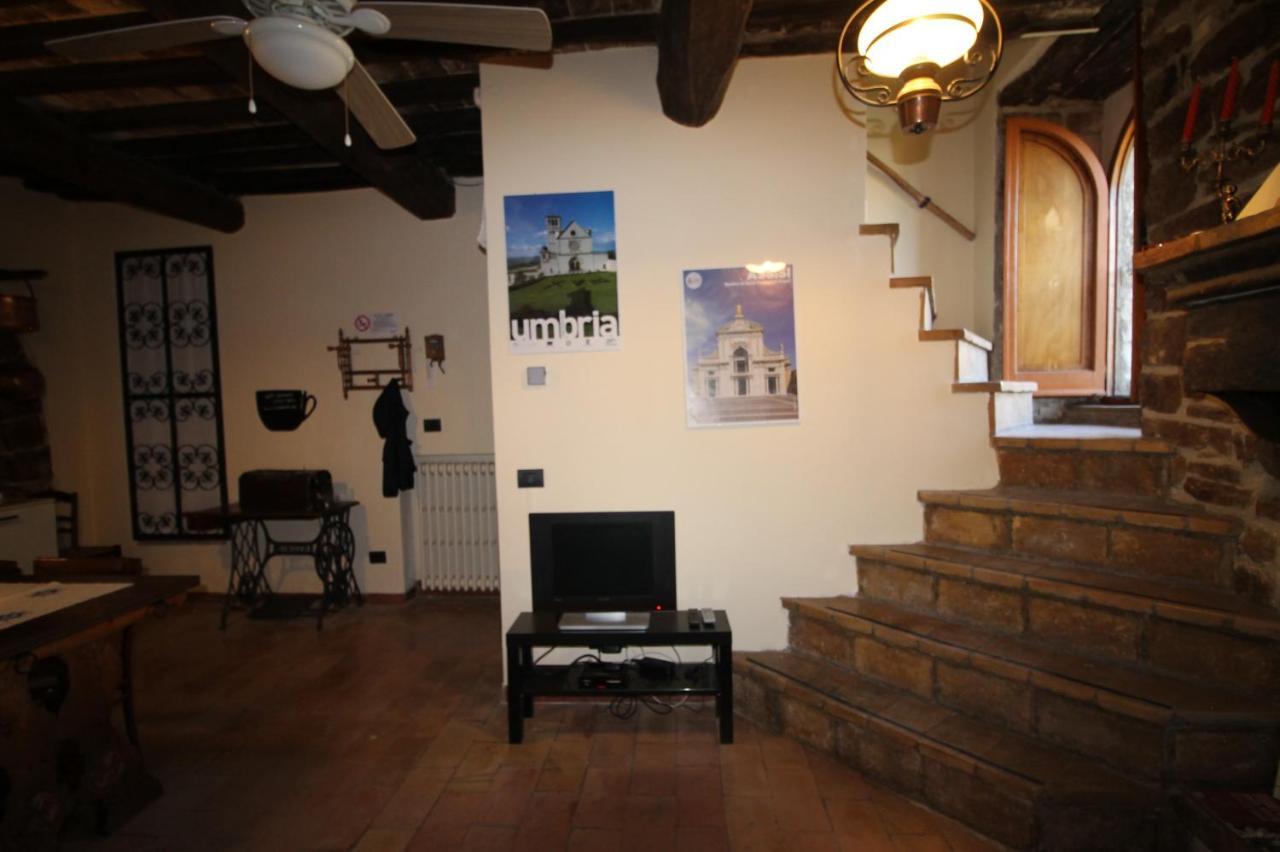 Nonna Flo Apartment Assisi Bagian luar foto