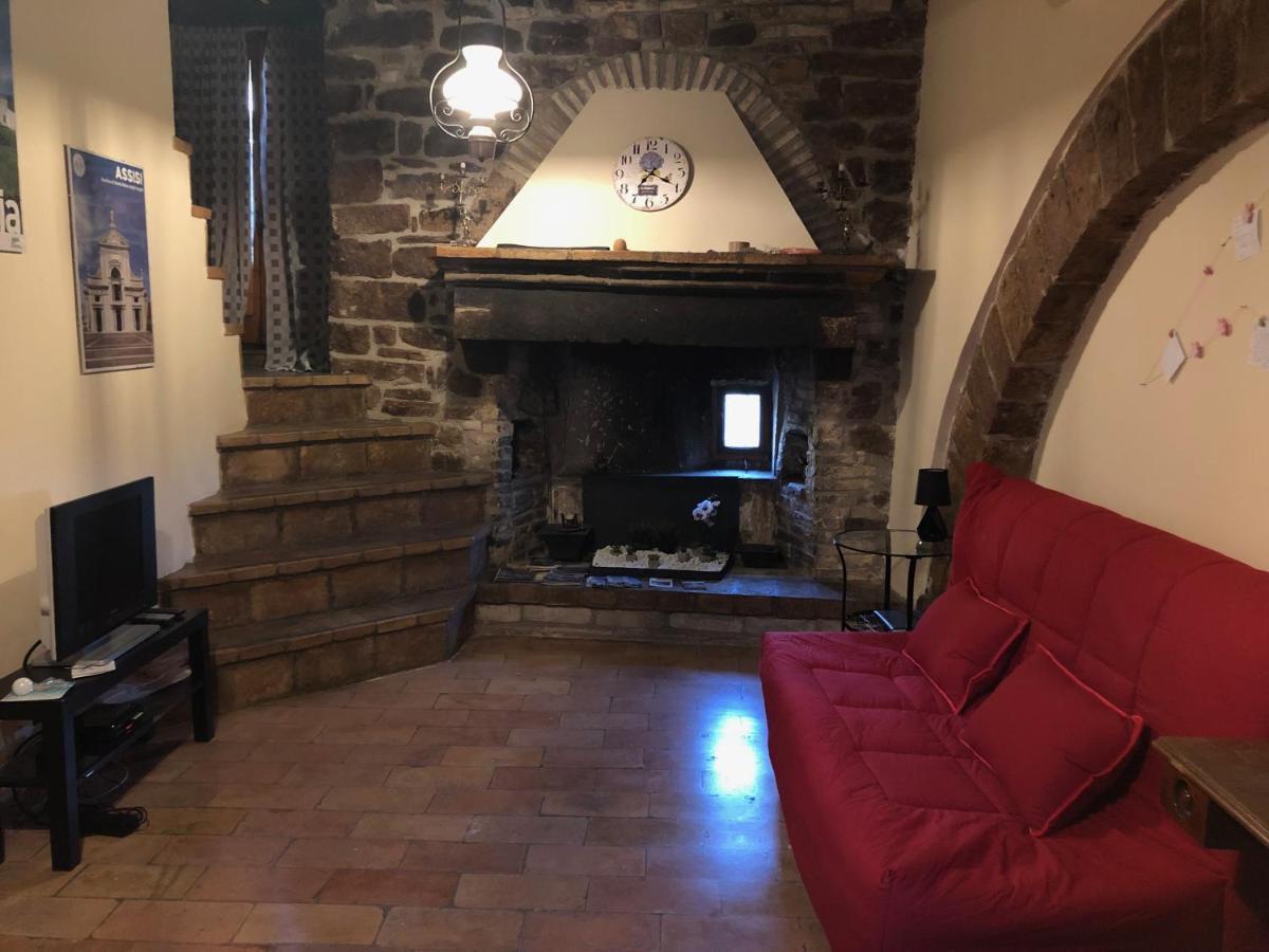 Nonna Flo Apartment Assisi Bagian luar foto