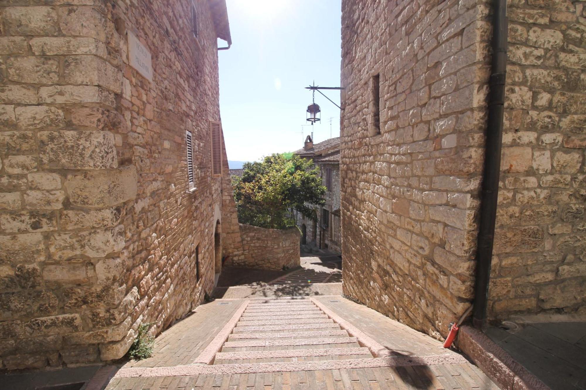 Nonna Flo Apartment Assisi Bagian luar foto